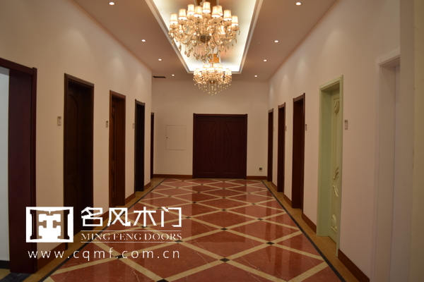 重庆名风木门打造豪华展厅,让人沉迷其中